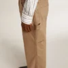 Pantalones beige para hombre con parches