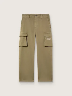 Pantalones cargo para niños de la colección Journey en gabardina de algodón verde militar con estampado