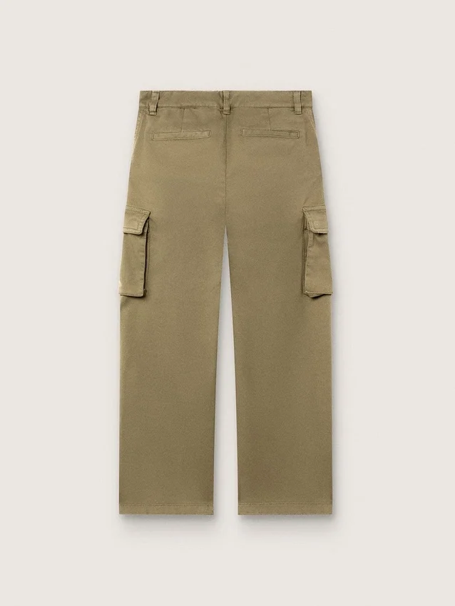 Pantalones cargo para niños de la colección Journey en gabardina de algodón verde militar con estampado