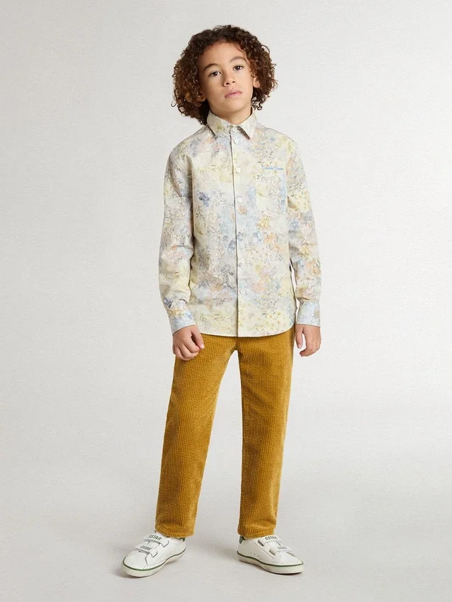 Pantalones chino para niños color tabaco con bordado