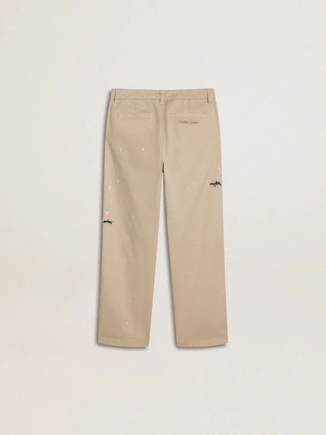 Pantalones chinos beige para niños con toques multicolores