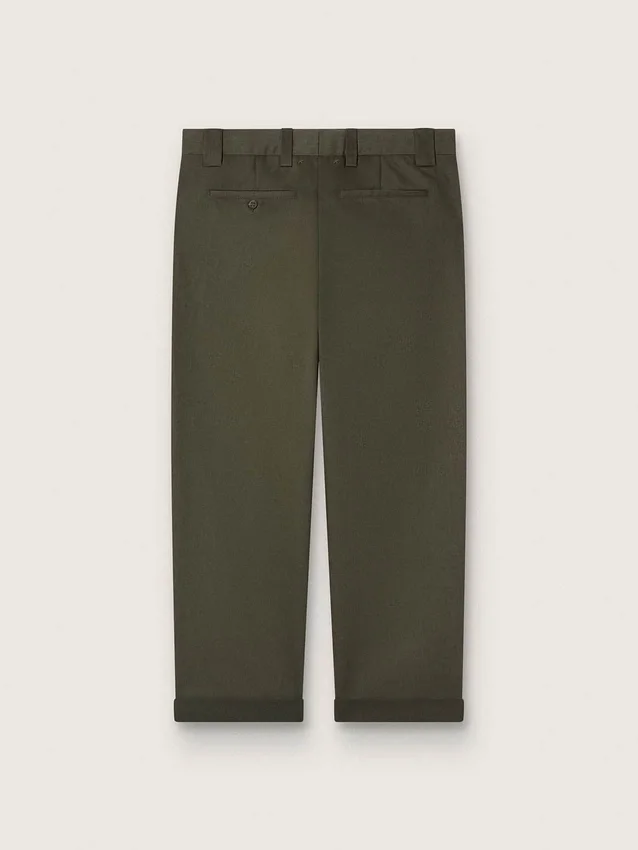 Pantalones chinos de la Golden Collection en verde militar