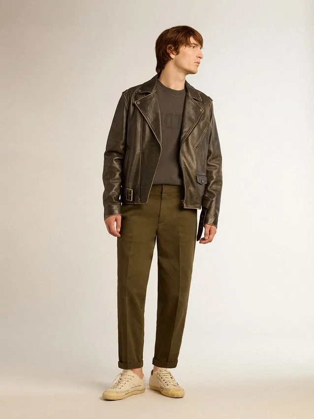 Pantalones chinos de la Golden Collection en verde militar