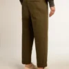 Pantalones chinos de la Golden Collection en verde militar