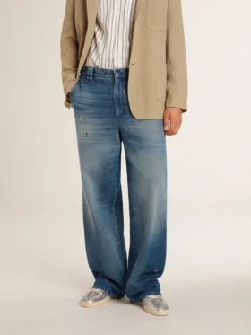 Pantalones chinos de mezclilla para hombre con detalles desgastados