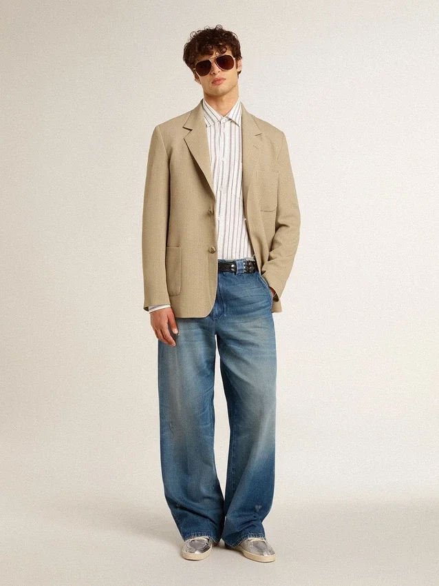 Pantalones chinos de mezclilla para hombre con detalles desgastados