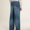 Pantalones chinos de mezclilla para hombre con detalles desgastados