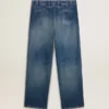 Pantalones chinos de mezclilla para hombre con detalles desgastados