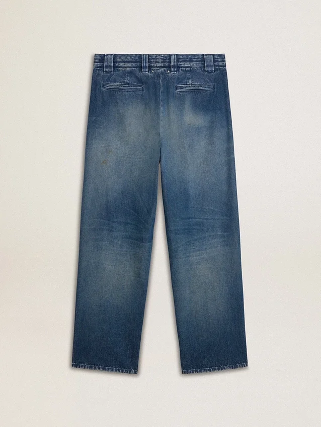 Pantalones chinos de mezclilla para hombre con detalles desgastados
