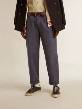 Pantalones chinos para hombre en azul con efecto desgastado