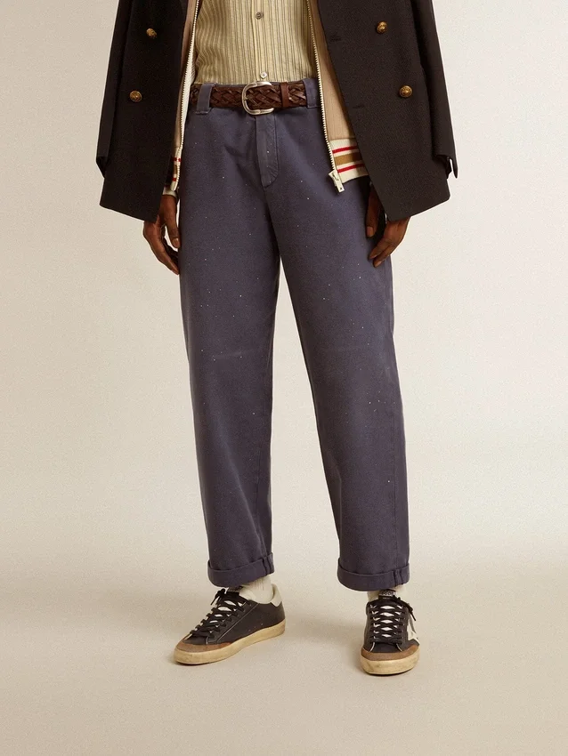 Pantalones chinos para hombre en azul con efecto desgastado