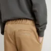 Pantalones chinos para niños en algodón color tabaco