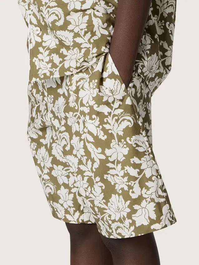 Pantalones cortos de lona de algodón para niños de Journey con estampado floral verde y blanco