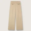 Pantalones de gabardina de lana para mujer en color arena