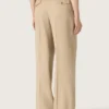 Pantalones de gabardina de lana para mujer en color arena