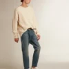 Pantalones de mezclilla de corte ajustado para hombre con lavado medio