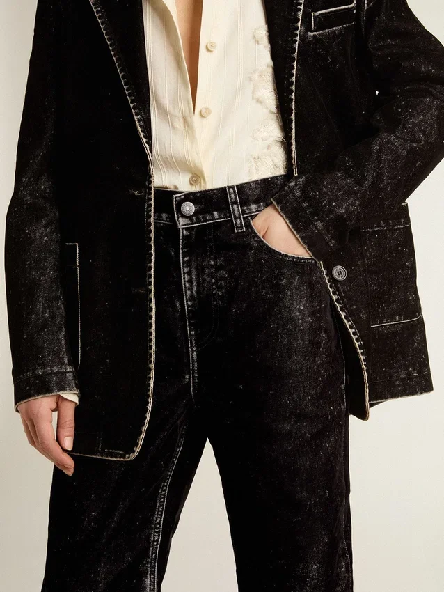 Pantalones de mezclilla negros para mujer con efecto lavado aterciopelado