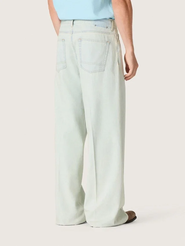 Pantalones de mezclilla para hombre en denim azul claro