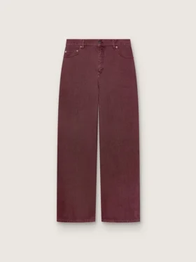 Pantalones de mezclilla para mujer en color burdeos