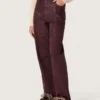 Pantalones de mezclilla para mujer en denim color burdeos con cristales degradados