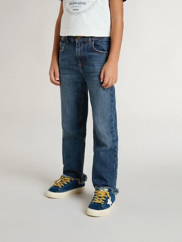 Pantalones de mezclilla para niños con bordes sin rematar y bordado
