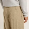 Pantalones deportivos para hombre color travertino