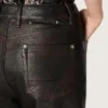 Pantalones para mujer en napa color burdeos oscuro con acabado vintage