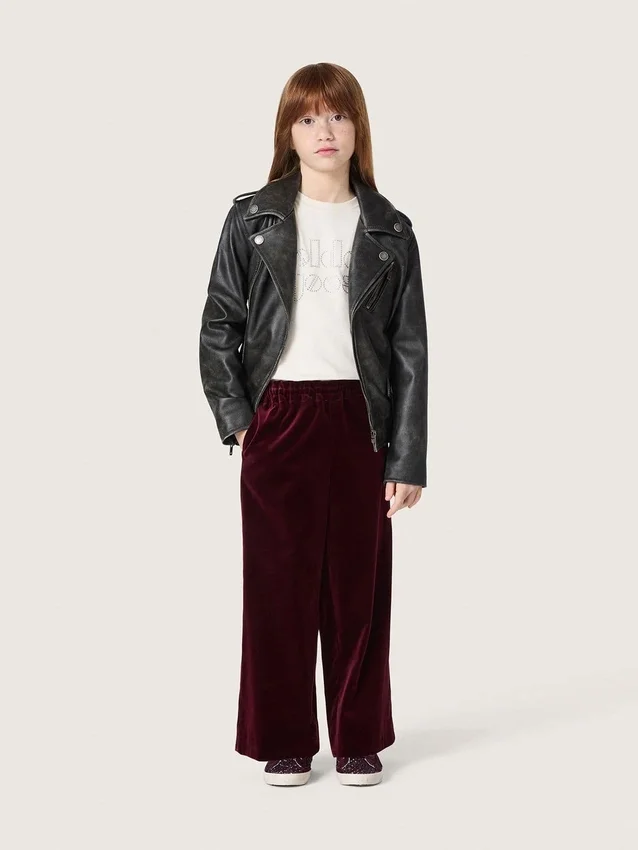 Pantalones para niñas de color burdeos con efecto terciopelo y bolsillo trasero