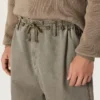 Pantalones unisex de mezclilla gris con cordón y estrella