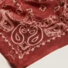 Pañuelo color burdeos con estampado de paisley