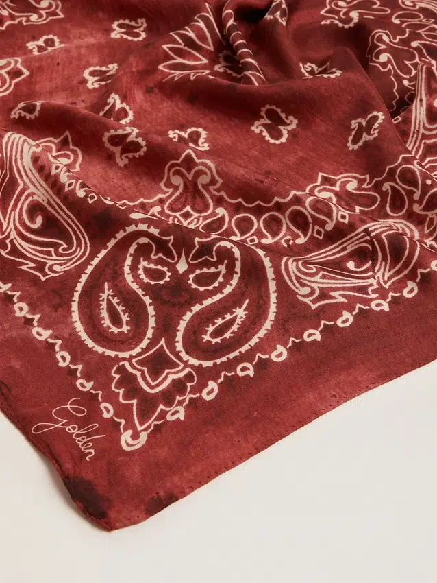 Pañuelo color burdeos con estampado de paisley