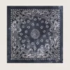 Pañuelo gris antracita con estampado de paisley