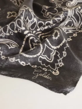 Pañuelo gris antracita con estampado de paisley