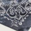 Pañuelo gris antracita con estampado de paisley