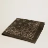 Pañuelo verde musgo con estampado de paisley