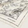Pañuelo vintage de seda blanca con estampado floral negro