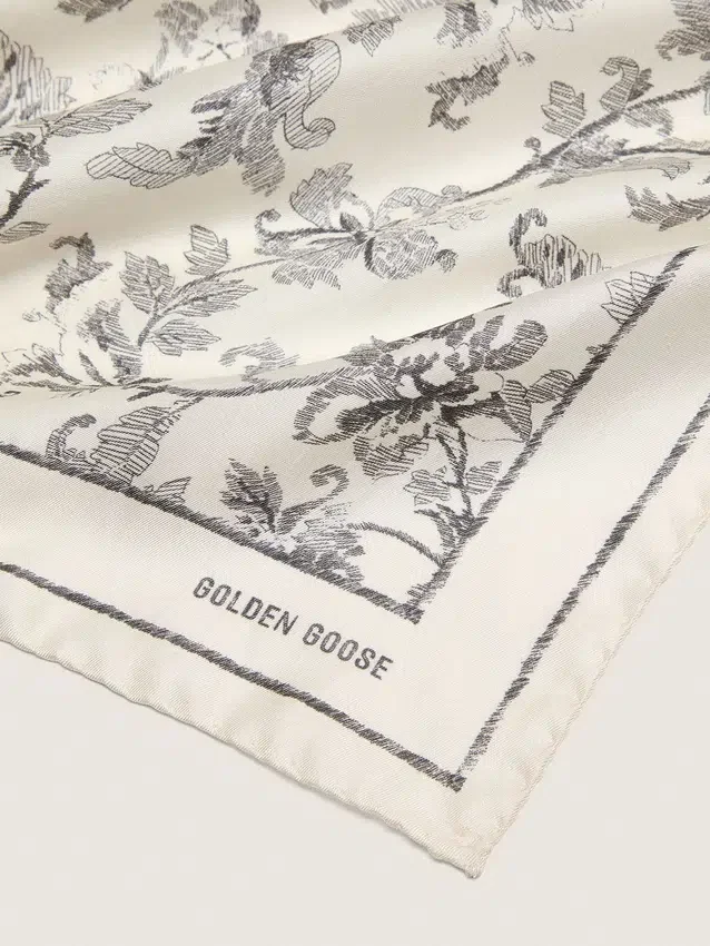 Pañuelo vintage de seda blanca con estampado floral negro
