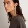 Pendiente de una sola pieza para mujer en color oro antiguo con cristales decorativos