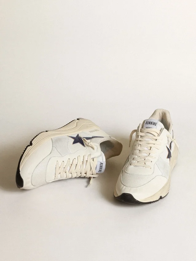 Running Sole en cuero blanco y malla con estrella de cuero laminado azul