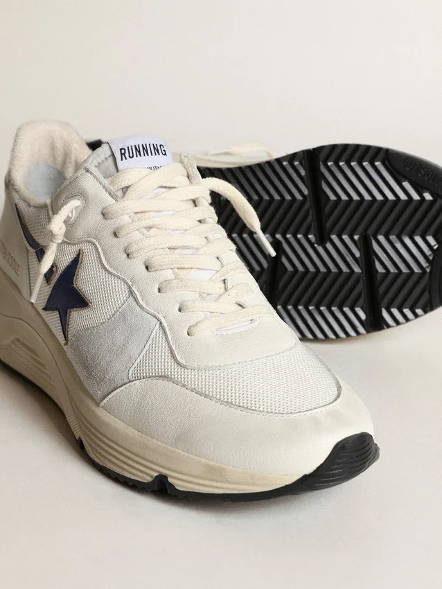 Running Sole en cuero blanco y malla con estrella de cuero laminado azul