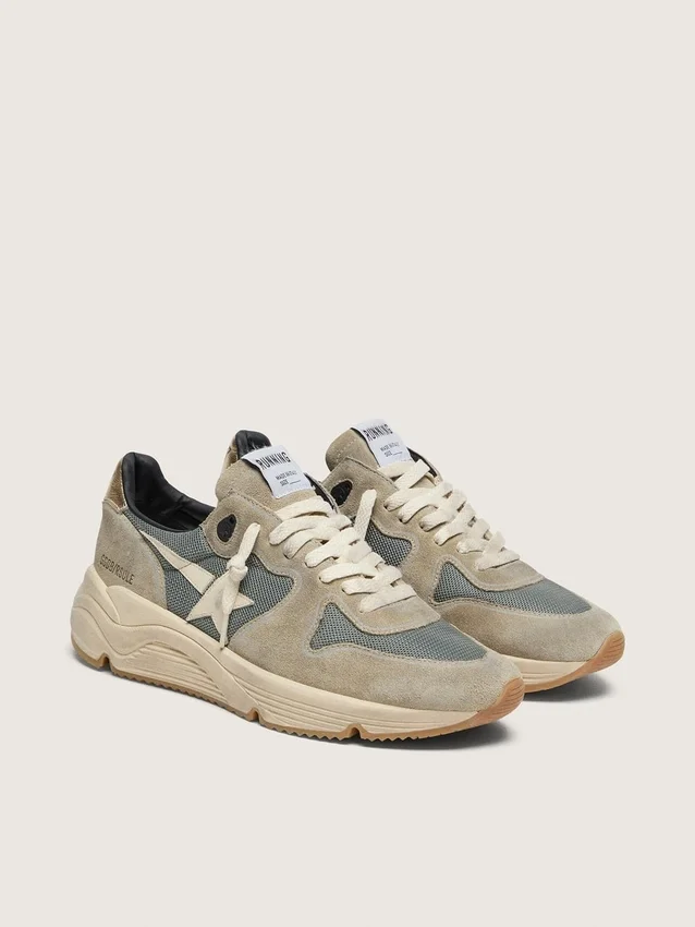 Running Sole en gamuza gris con estrella blanca y lengüeta trasera blanca