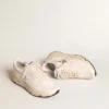 Running Sole en napa con estrella plateada y lengüeta de talón de cuero dorado