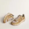 Running Sole en nubuck beige con estrella de cuero beige
