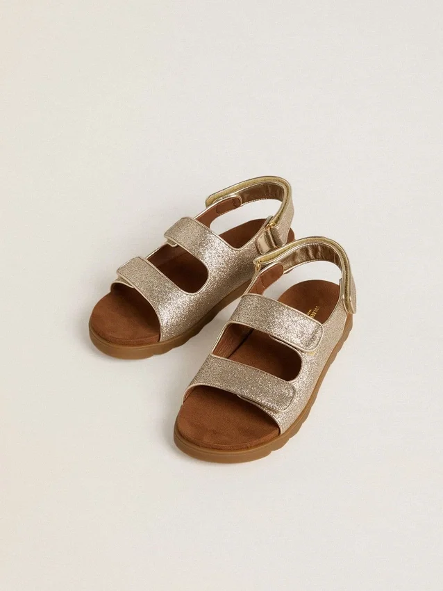Sandalias Noa Young en microbrillo y cuero platino