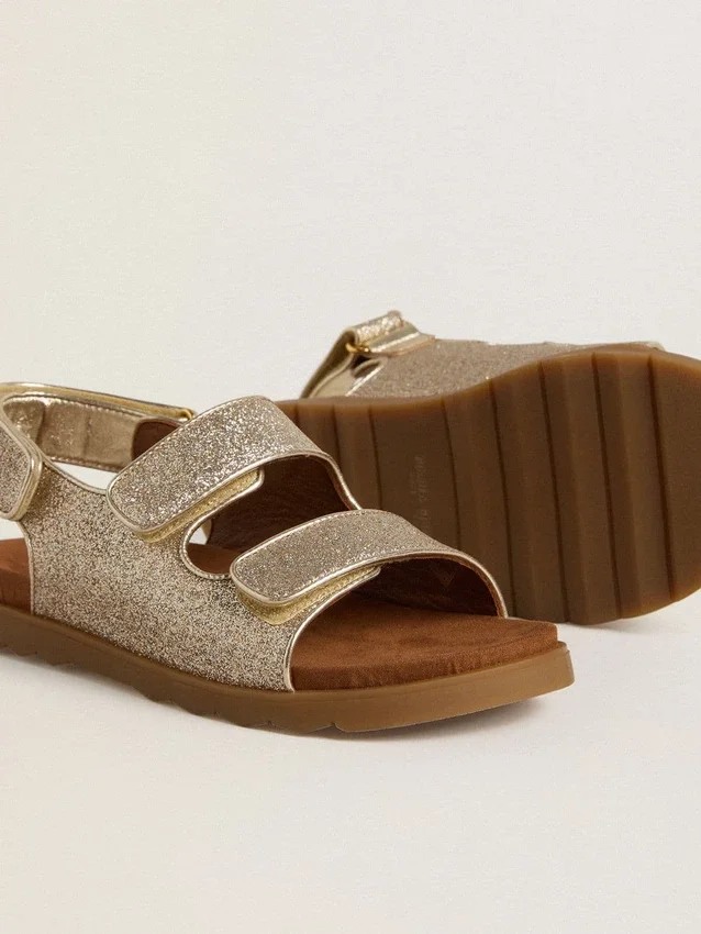 Sandalias Noa Young en microbrillo y cuero platino