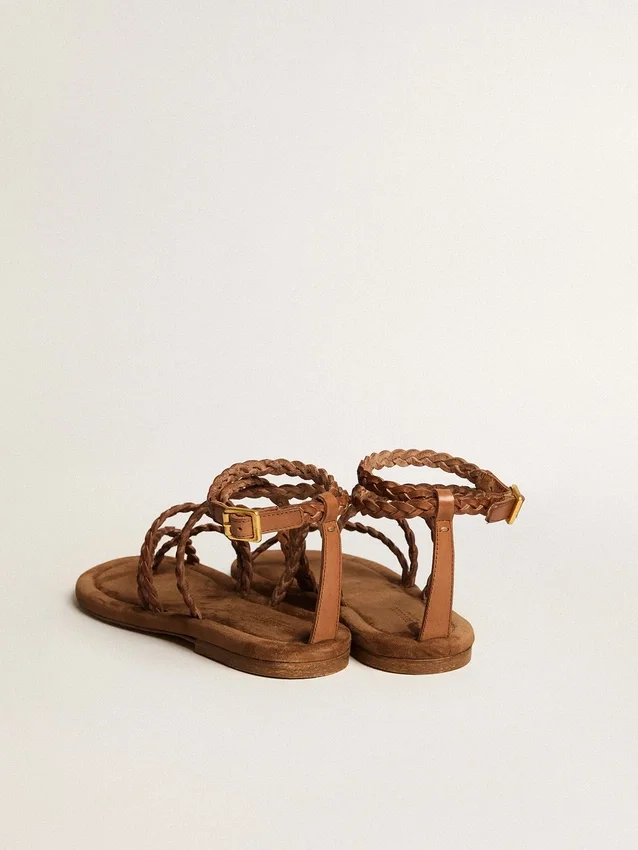 Sandalias planas Penelope para mujer en piel color tabaco con suela de gamuza