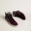 Sandalias Slide para mujer en gamuza con purpurina de cereza negra y estrella de cuero, con detalle metálico de cuero