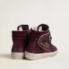 Sandalias Slide para mujer en gamuza con purpurina de cereza negra y estrella de cuero, con detalle metálico de cuero