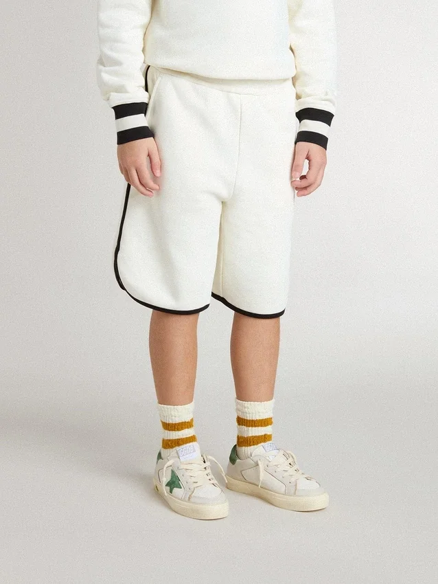Shorts blancos para niños con logotipo bordado