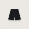 Shorts de mujer en gabardina de lana negra con cinturón